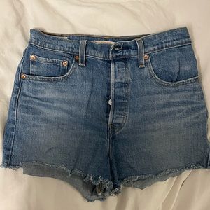 Levi’s ribcage shorts